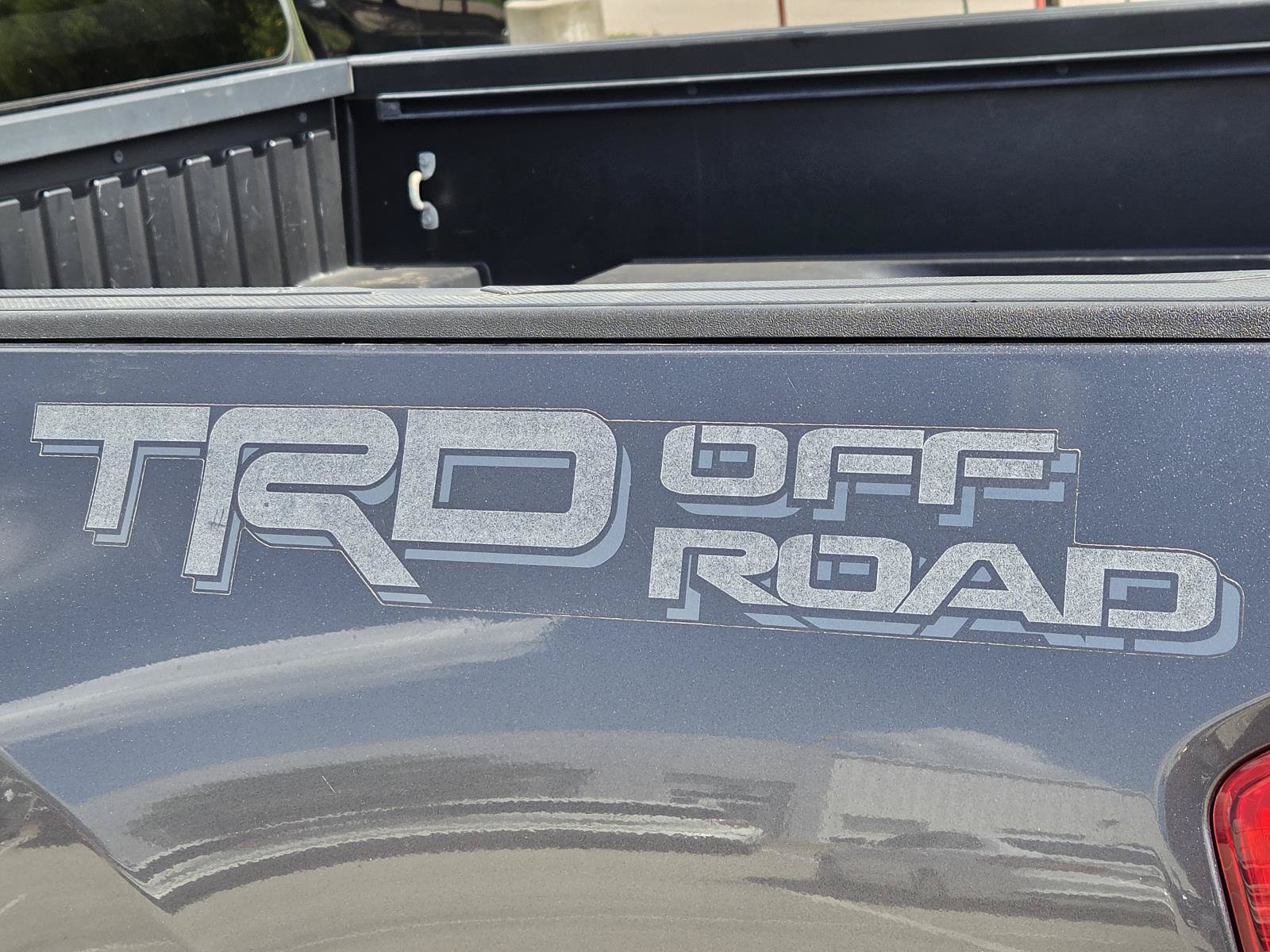Used 2017 Toyota Tacoma TRD Off-Road w/ Tow Package RWD image 8