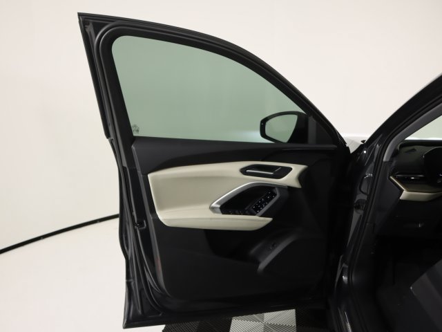 Certified 2025 Audi Q5 Premium w/ Convenience Package AWD/4WD image 10