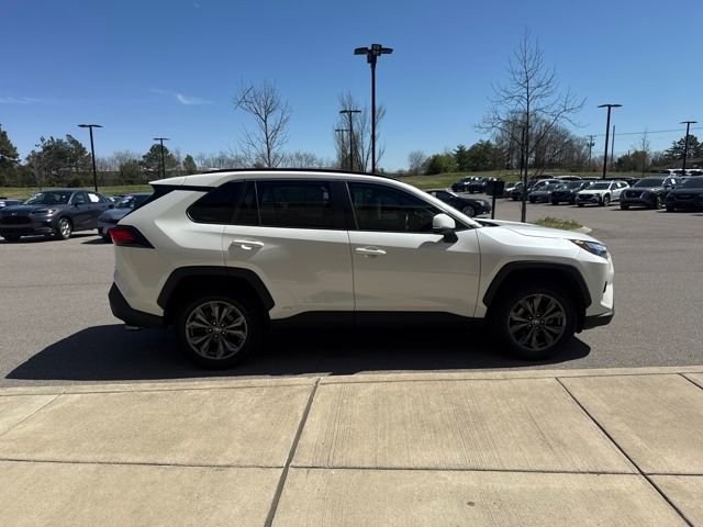 Used 2022 Toyota RAV4 XLE Premium AWD/4WD image 5