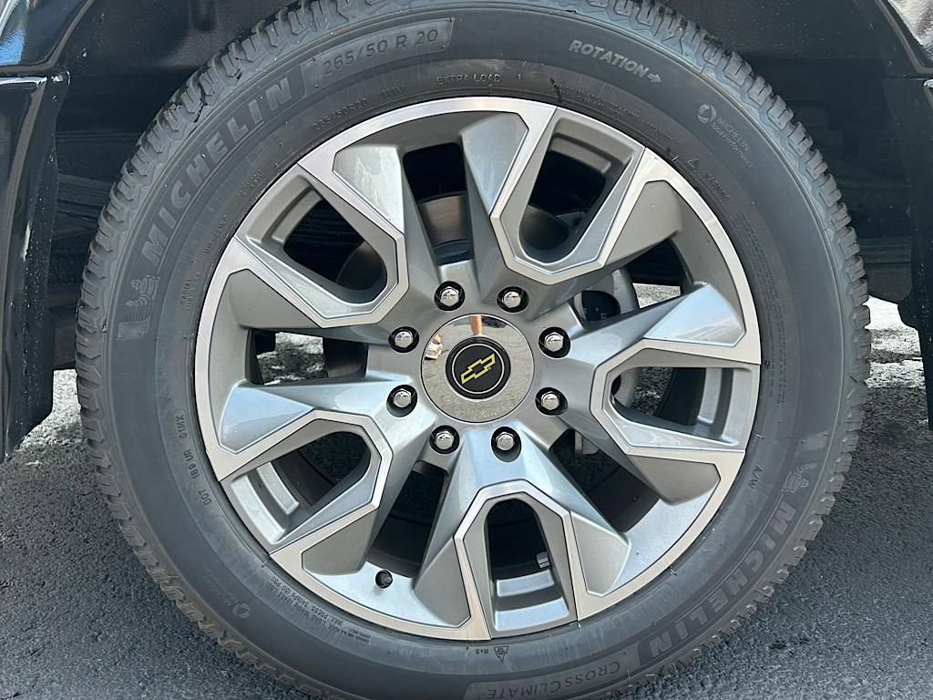 New 2025 Chevrolet Express 2500 Extended w/ Driver Convenience Package image 23