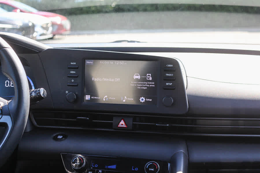 Certified 2025 Hyundai Elantra SEL FWD image 18
