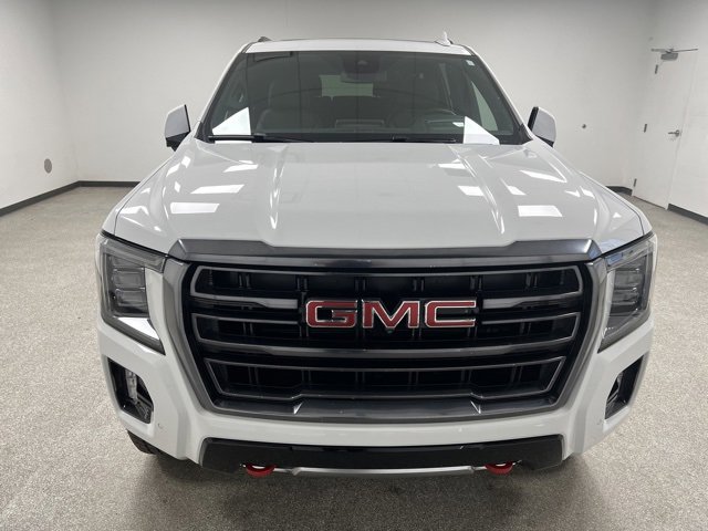 Used 2024 GMC Yukon XL AT4 image 3