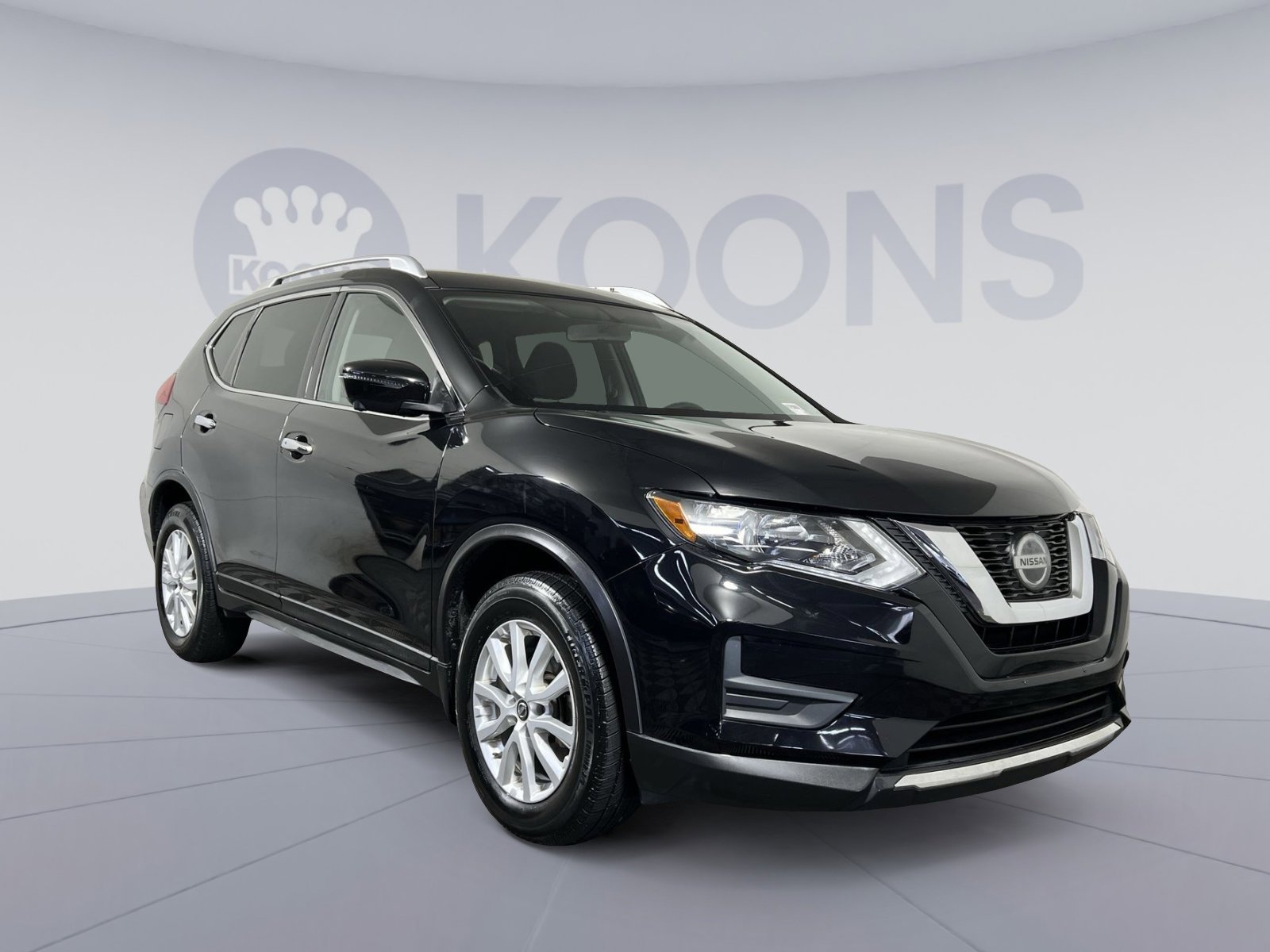 Used 2018 Nissan Rogue SV w/ Premium Package image 10