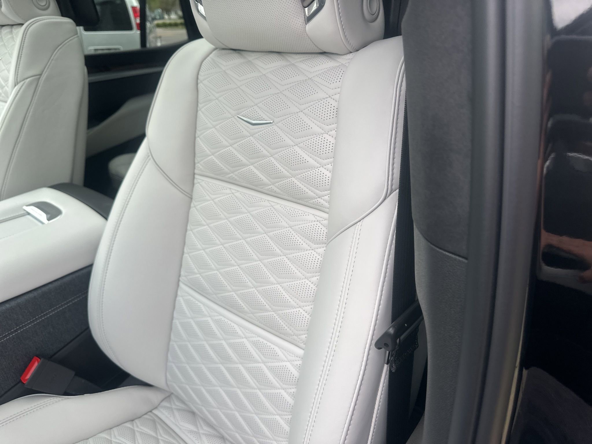 Used 2026 Cadillac Escalade Platinum Sport w/ LPO, ONYX Package AWD/4WD image 45