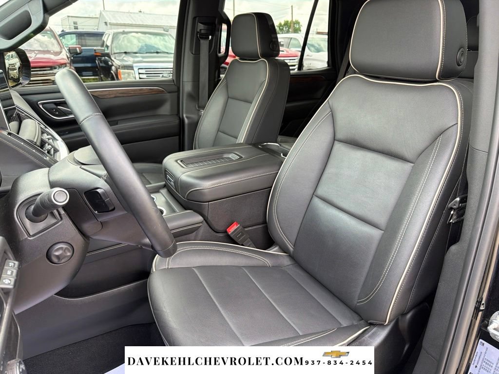 Used 2024 Chevrolet Tahoe Premier w/ Premium Package 2 AWD/4WD image 15