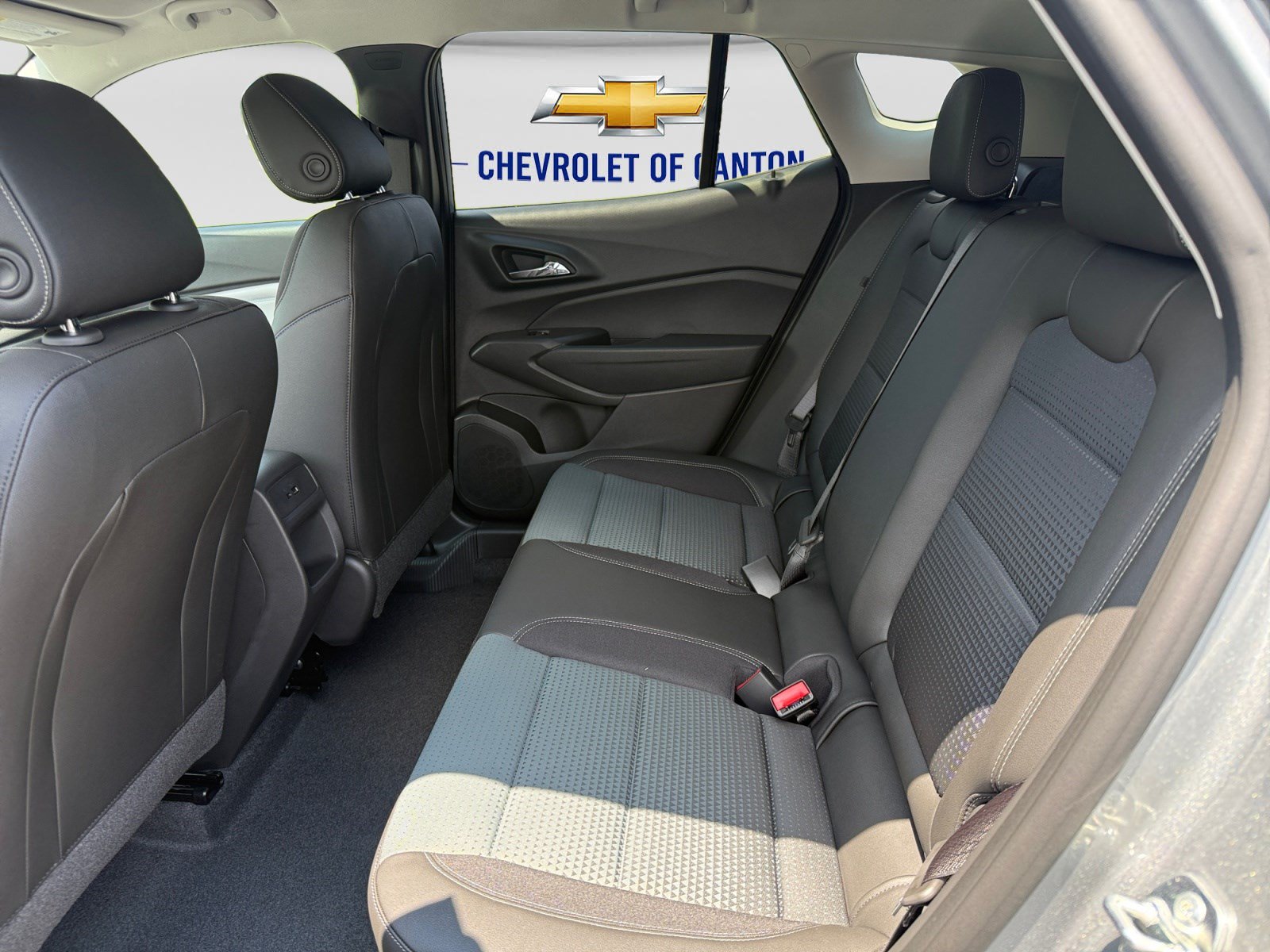 New 2026 Chevrolet Trax LT w/ Midnight Edition FWD image 19