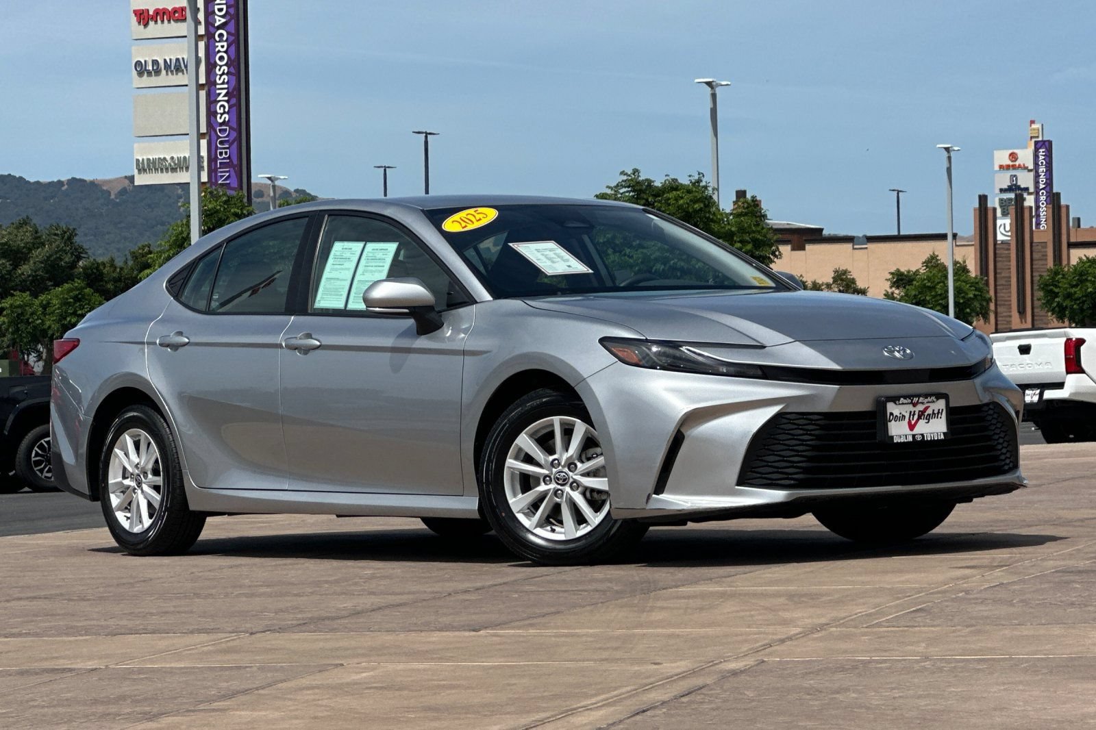 Certified 2025 Toyota Camry LE AWD/4WD image 2