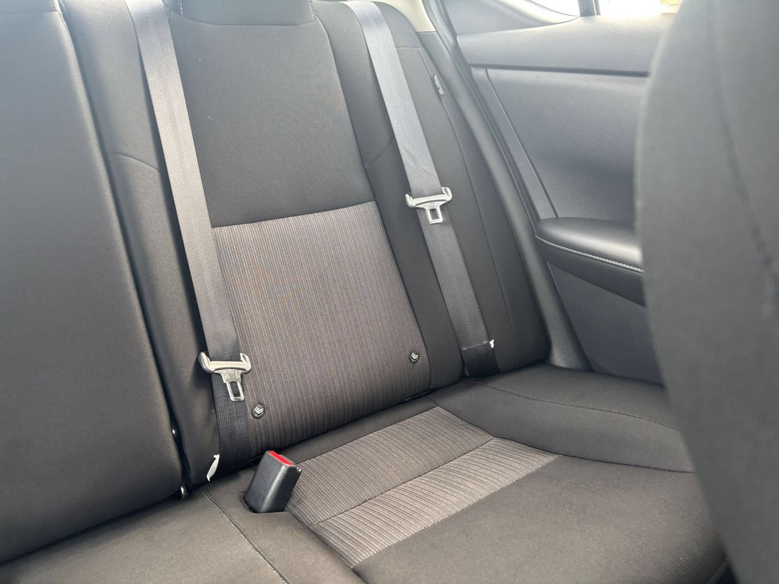 Used 2025 Nissan Sentra SV FWD image 34