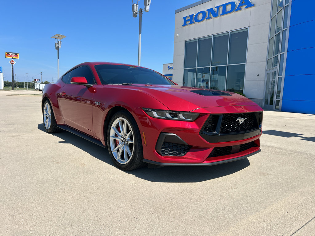 Used 2024 Ford Mustang GT Premium RWD image 3