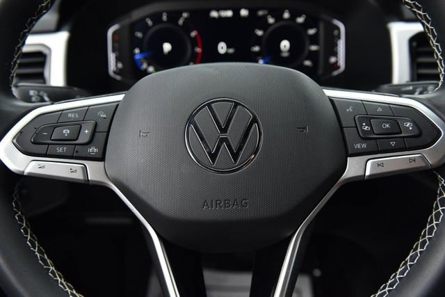 Used 2023 Volkswagen Atlas Cross Sport SE w/ Panoramic Sunroof Package image 18