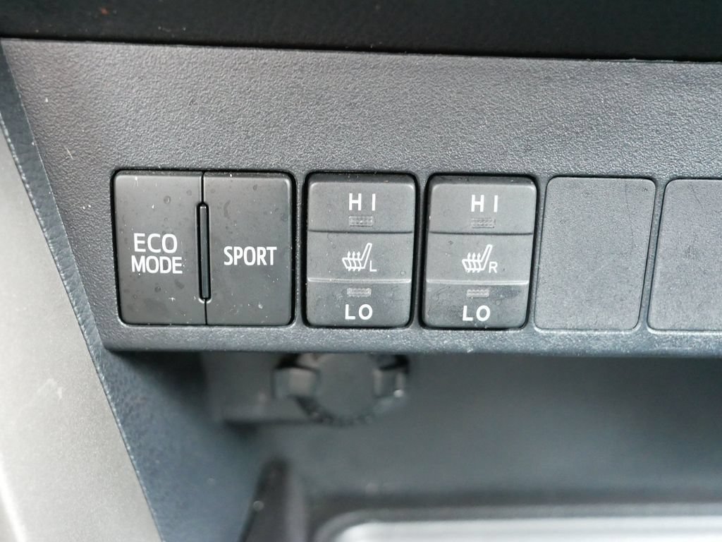 Used 2013 Toyota RAV4 Limited AWD/4WD image 21