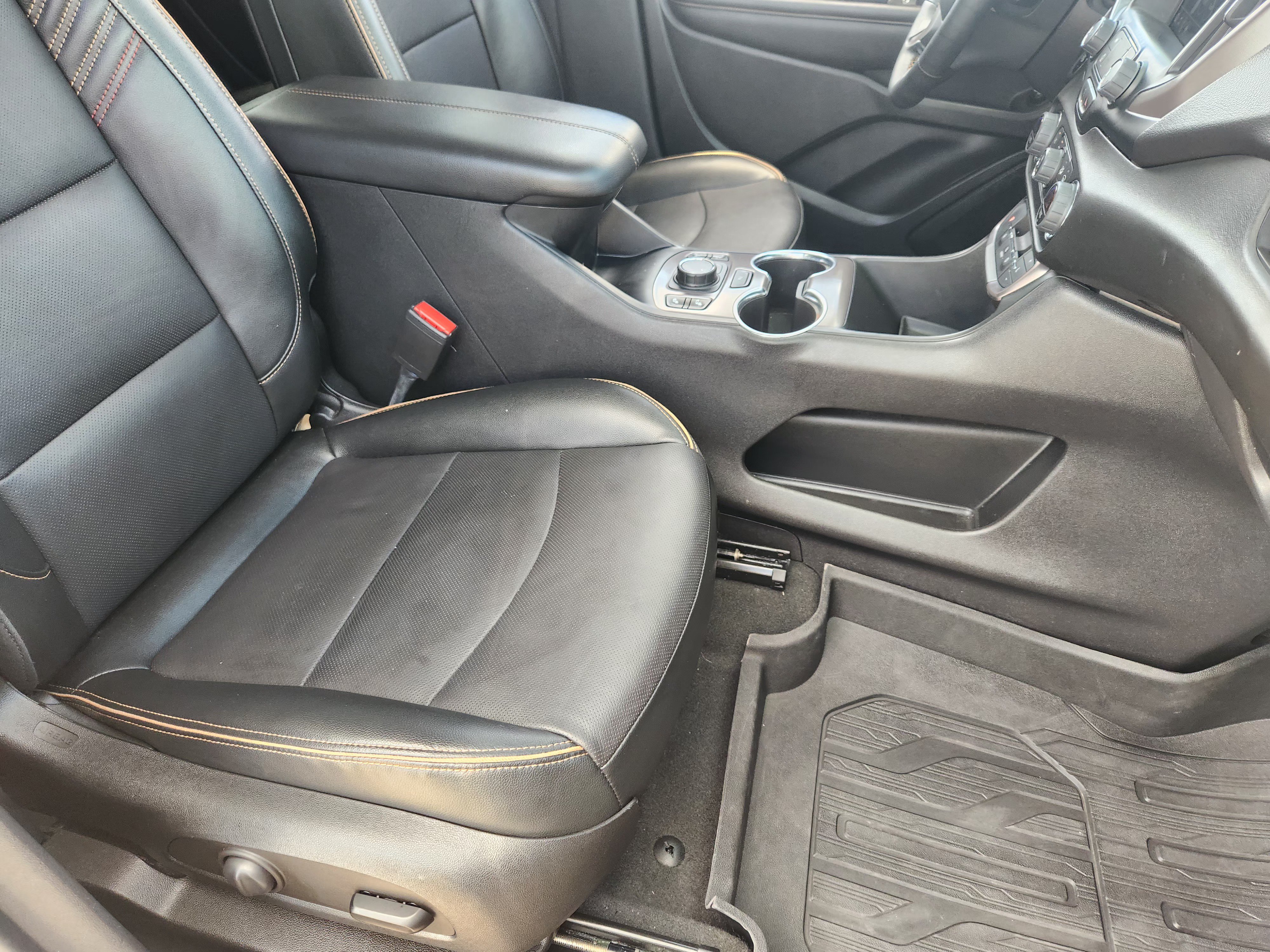 Used 2023 GMC Terrain AT4 w/ Tech Package AWD/4WD image 15