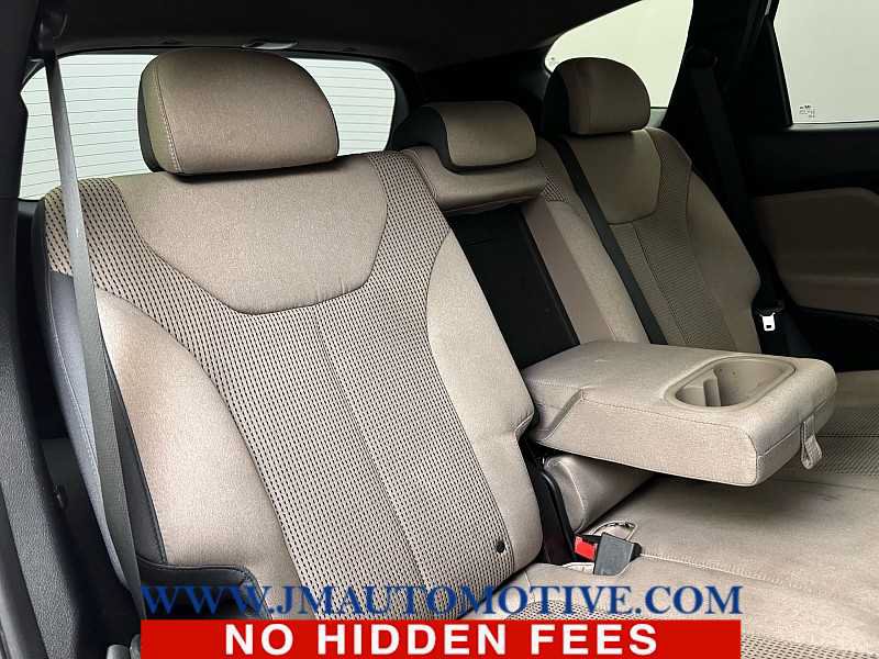Used 2019 Hyundai Santa Fe SE AWD/4WD image 18