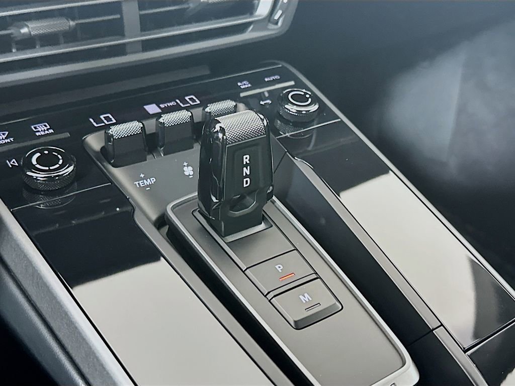 Certified 2024 Porsche 911 Carrera image 19