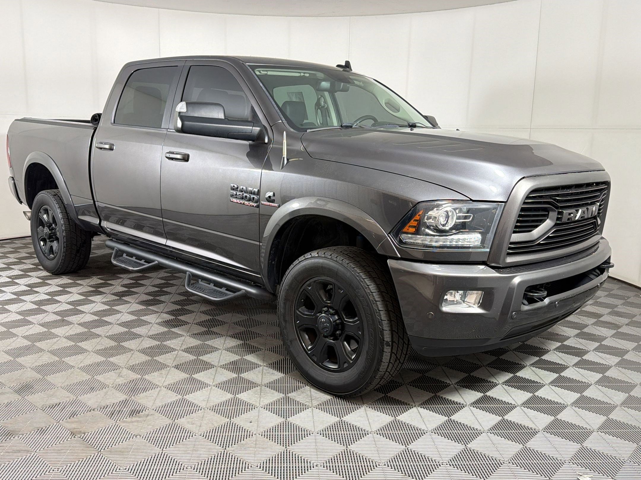 Used 2018 RAM 2500 Laramie w/ Sport Appearance Group AWD/4WD image 7