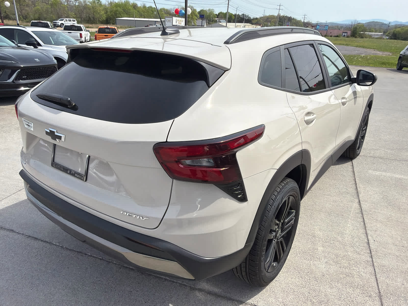 New 2026 Chevrolet Trax ACTIV w/ Sunroof Package FWD image 9