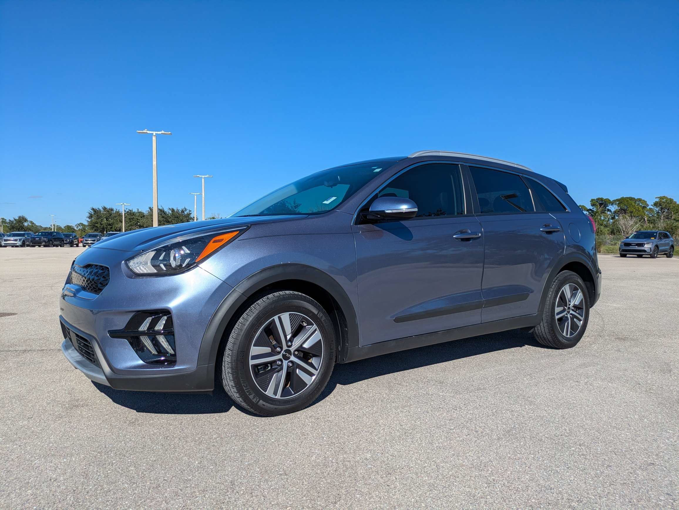 Used 2022 Kia Niro EX Premium FWD image 8