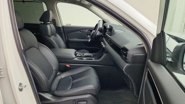 Used 2025 Honda Pilot Touring image 25