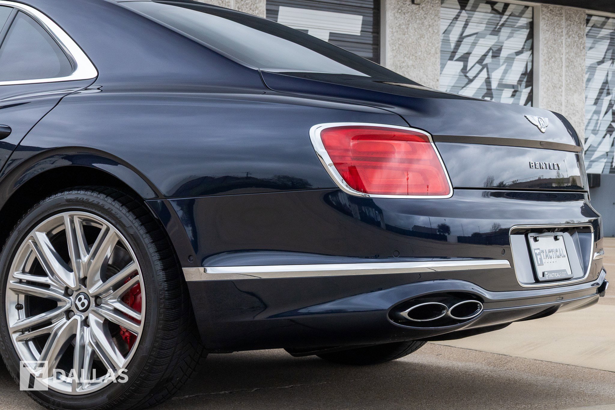 Used 2022 Bentley Flying Spur V8 image 13