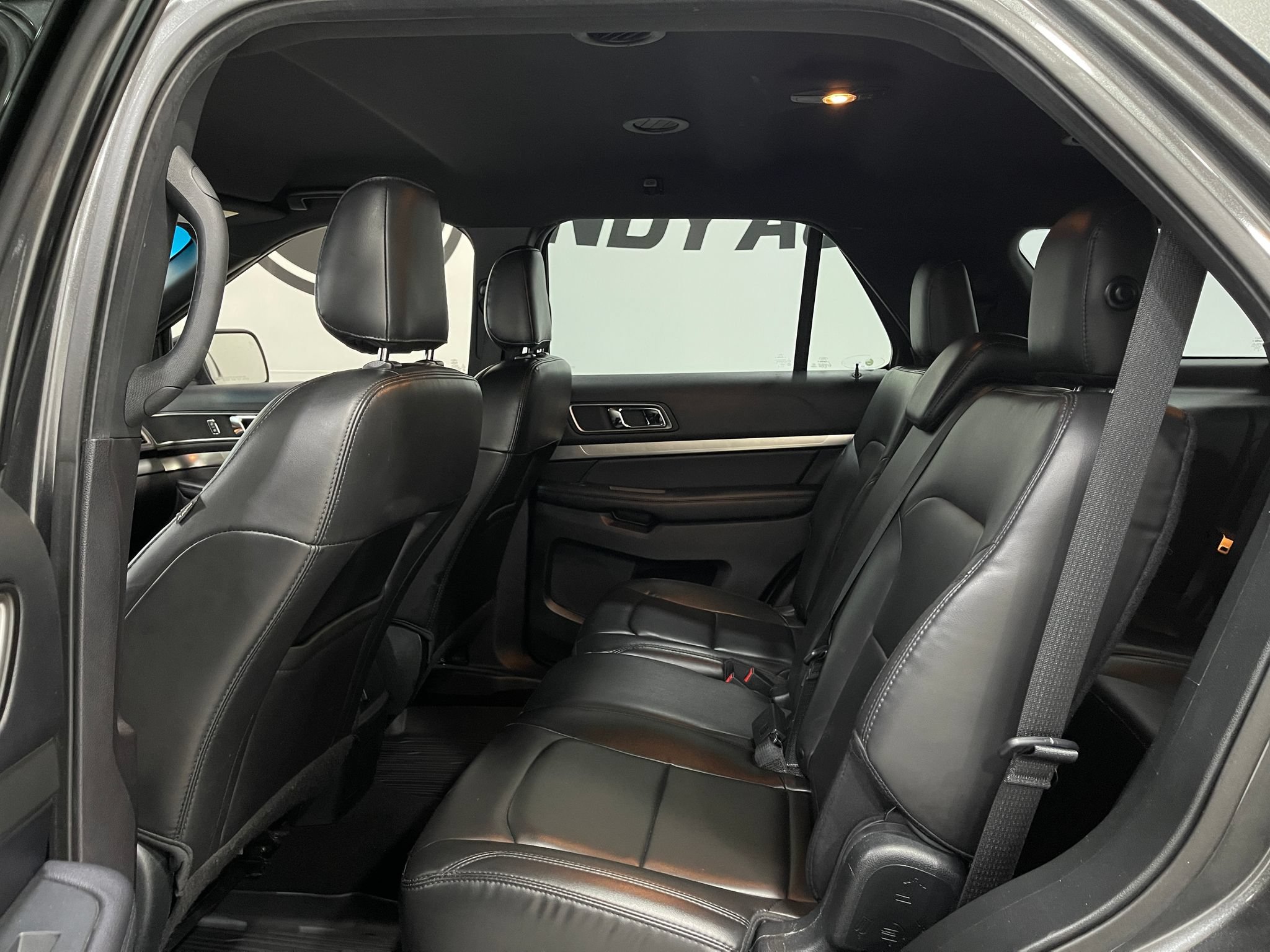 Used 2019 Ford Explorer XLT w/ Equipment Group 202A AWD/4WD image 29