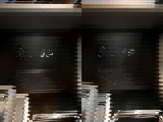 Used 2024 Nissan Pathfinder SL AWD/4WD image 29