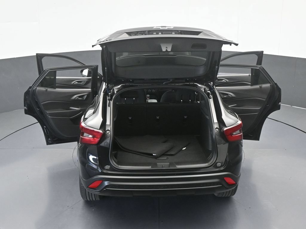 Used 2025 Chevrolet Trax RS w/ Driver Confidence Package FWD image 62