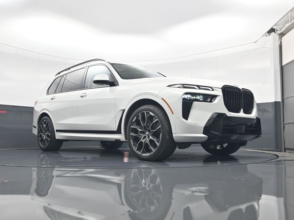 Used 2024 BMW X7 xDrive40i w/ Executive Package image 8