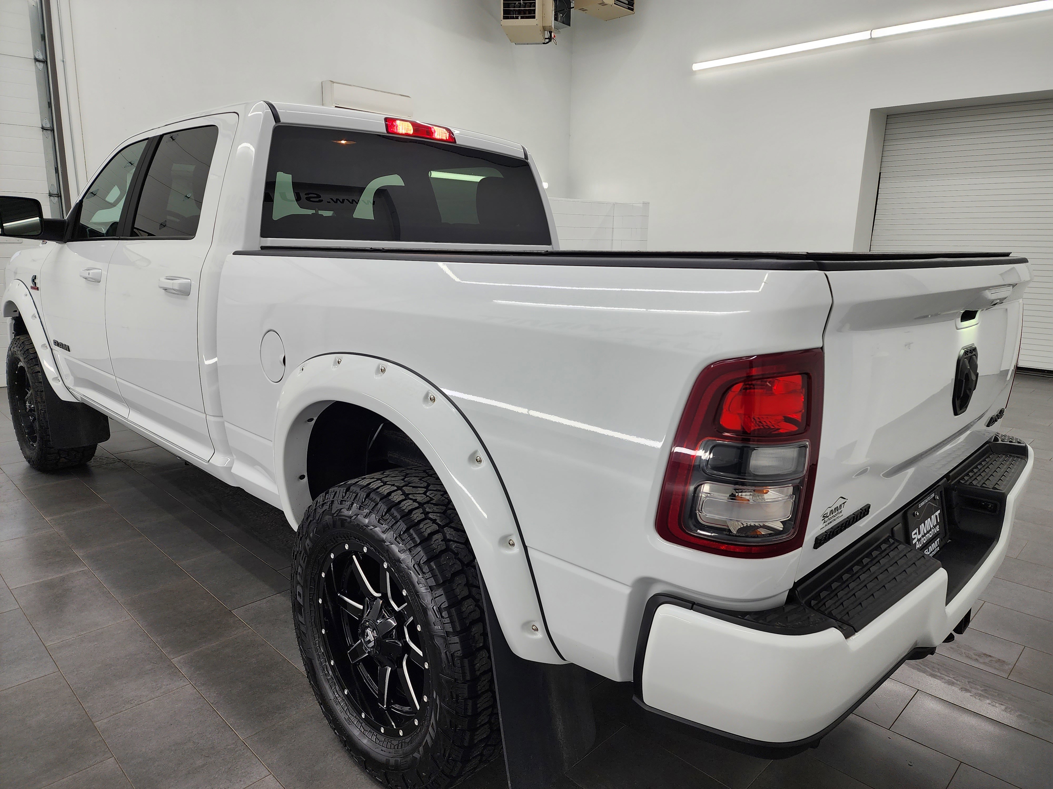 Used 2022 RAM 2500 Big Horn w/ Night Edition AWD/4WD image 6