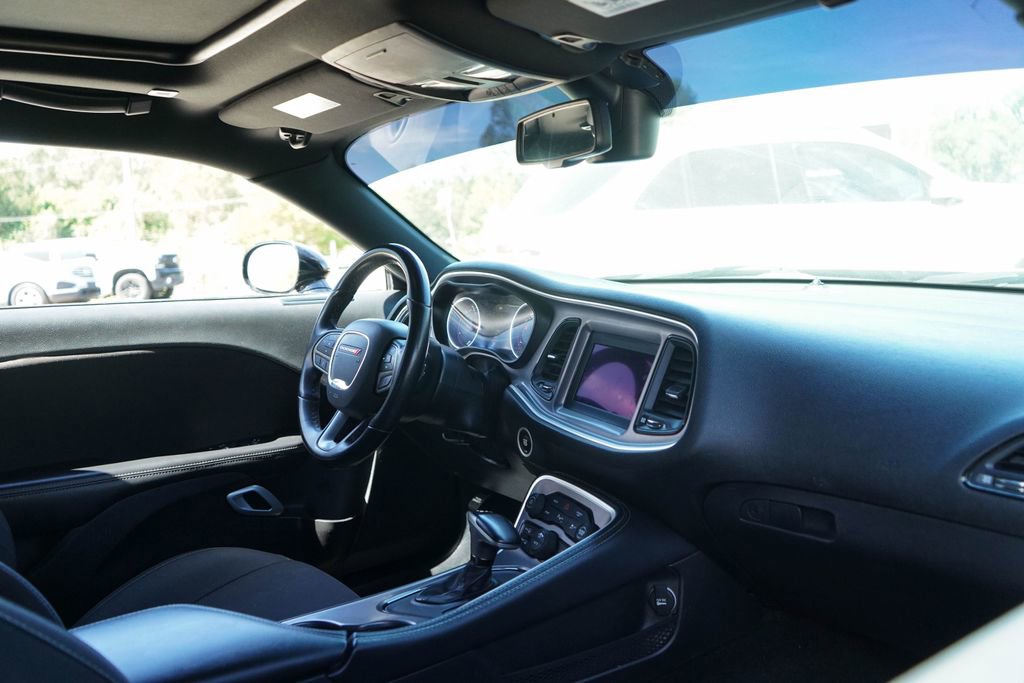 Used 2022 Dodge Challenger R/T image 8