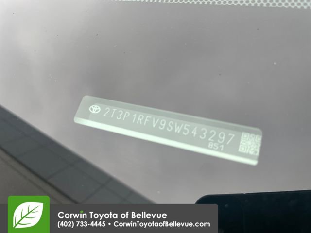 Used 2025 Toyota RAV4 XLE AWD/4WD image 31