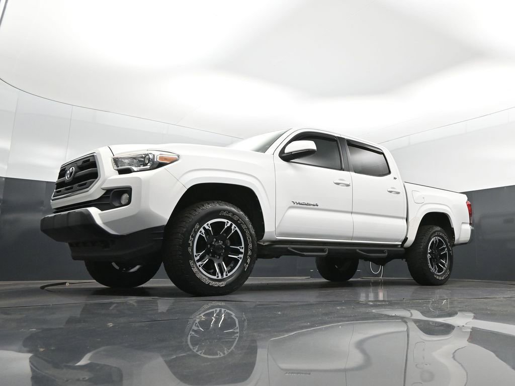 Used 2016 Toyota Tacoma SR5 w/ Towing Package RWD image 39