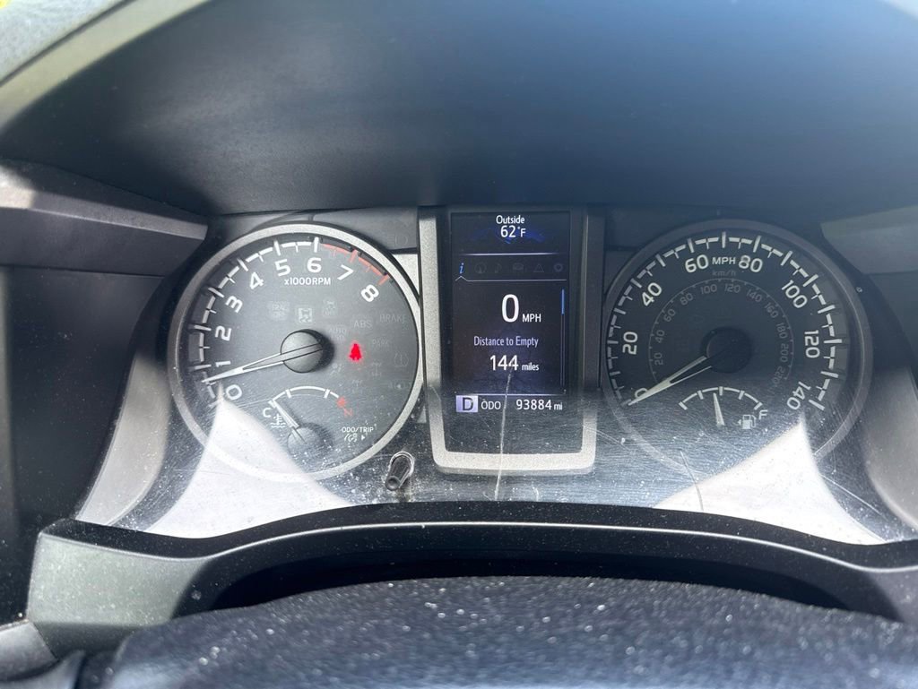 Used 2017 Toyota Tacoma TRD Sport w/ Tow Package AWD/4WD image 12