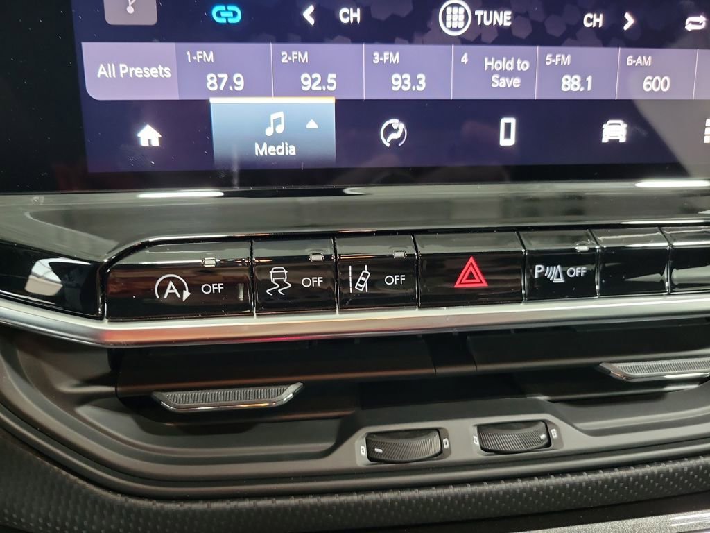 New 2026 Jeep Compass Limited image 25