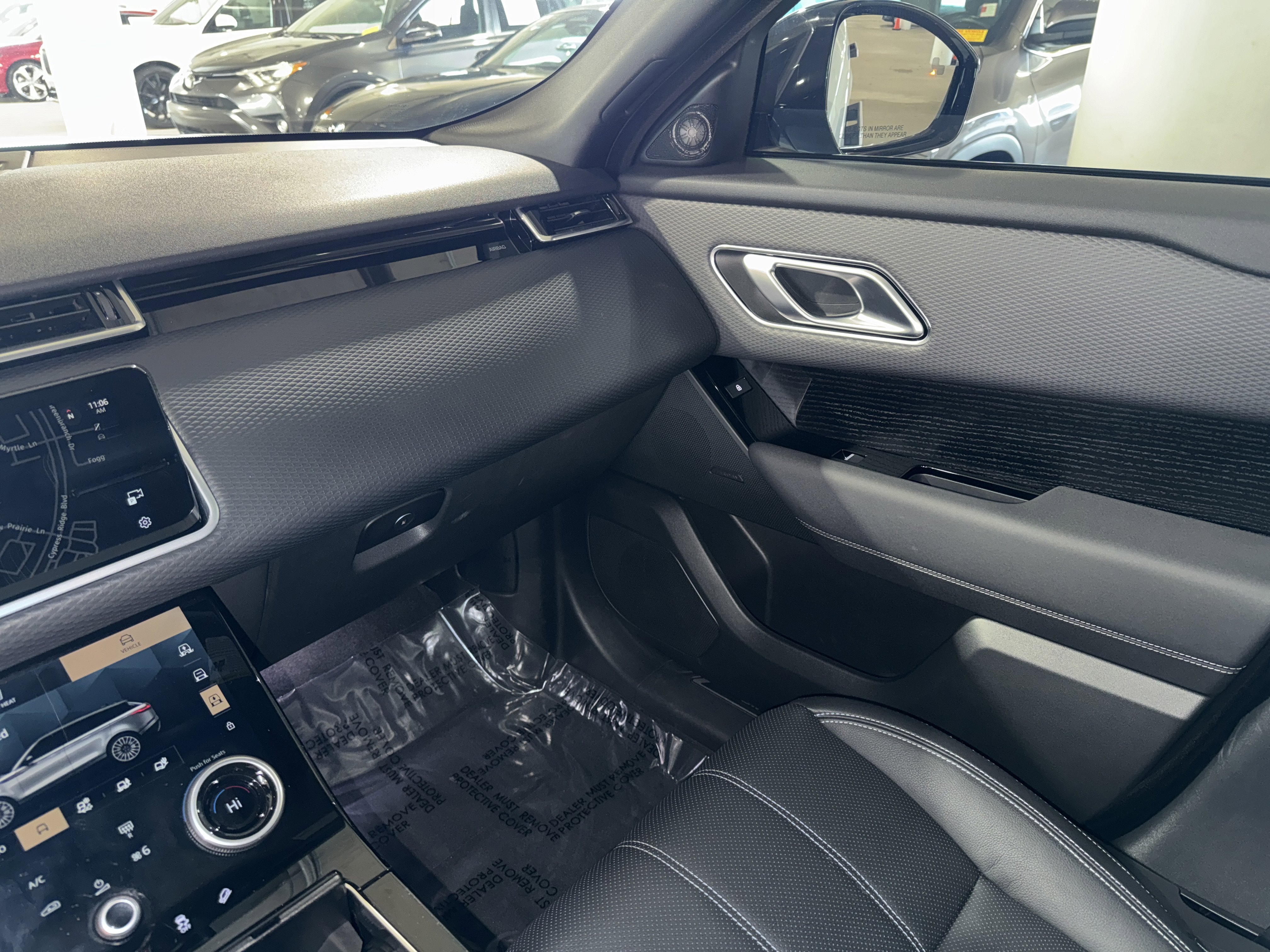 Used 2023 Land Rover Range Rover Velar R-Dynamic S image 29