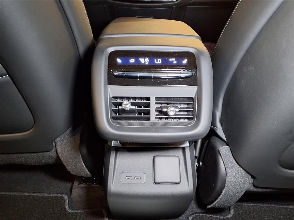 New 2026 Cadillac Lyriq V image 12