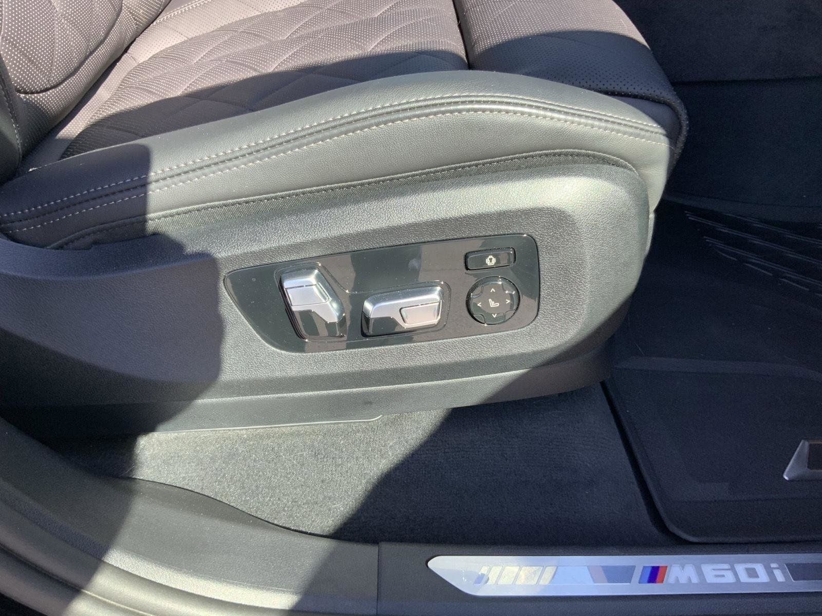 Used 2024 BMW X5 M60i AWD/4WD image 54