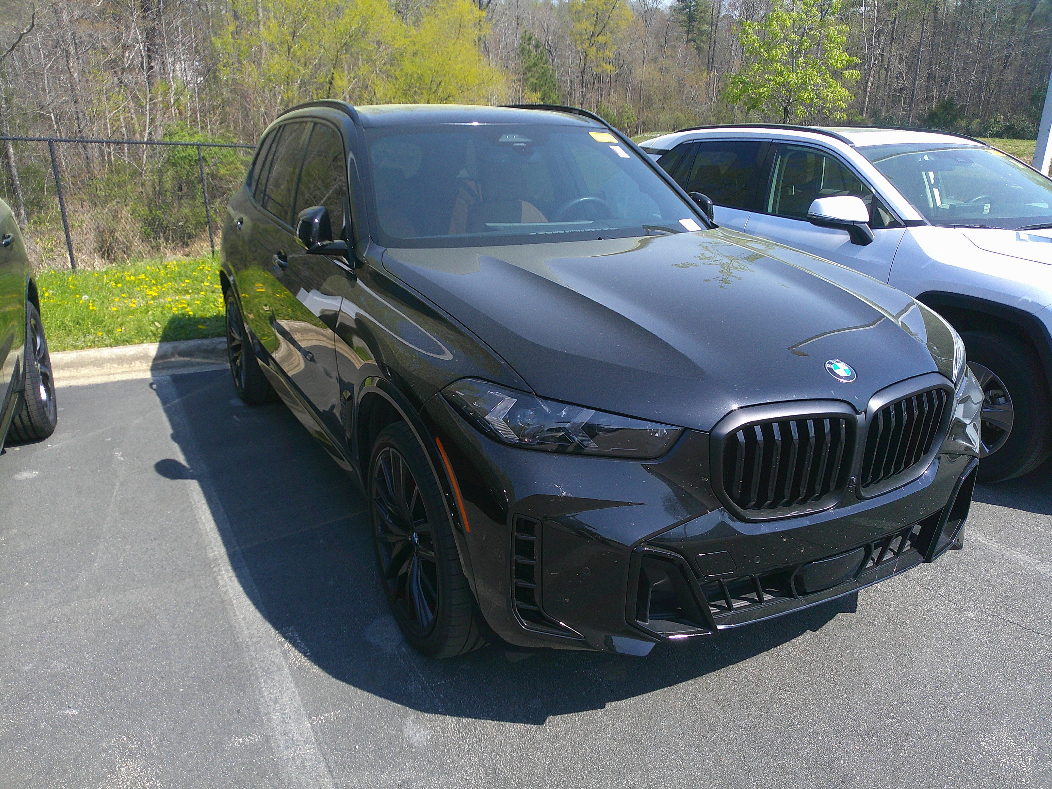 Used 2025 BMW X5 xDrive40i w/ M Sport Package image 3