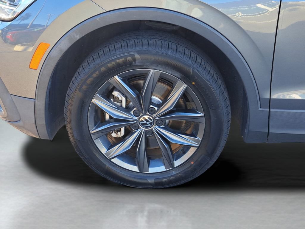 Used 2022 Volkswagen Tiguan SE image 12