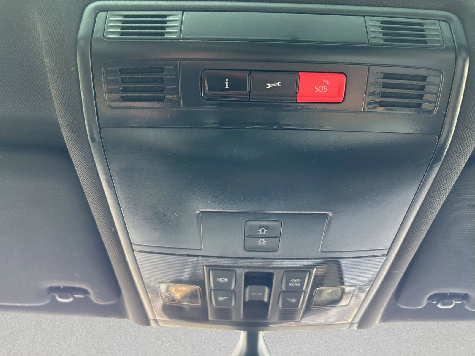 Used 2019 Volkswagen Tiguan SEL R-Line FWD image 31