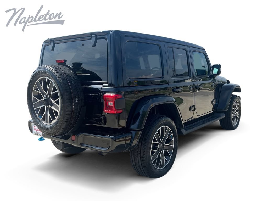 Used 2022 Jeep Wrangler Unlimited Sahara AWD/4WD image 5