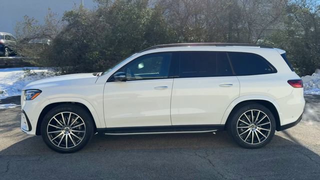 Used 2025 Mercedes-Benz GLS 580 4MATIC image 7