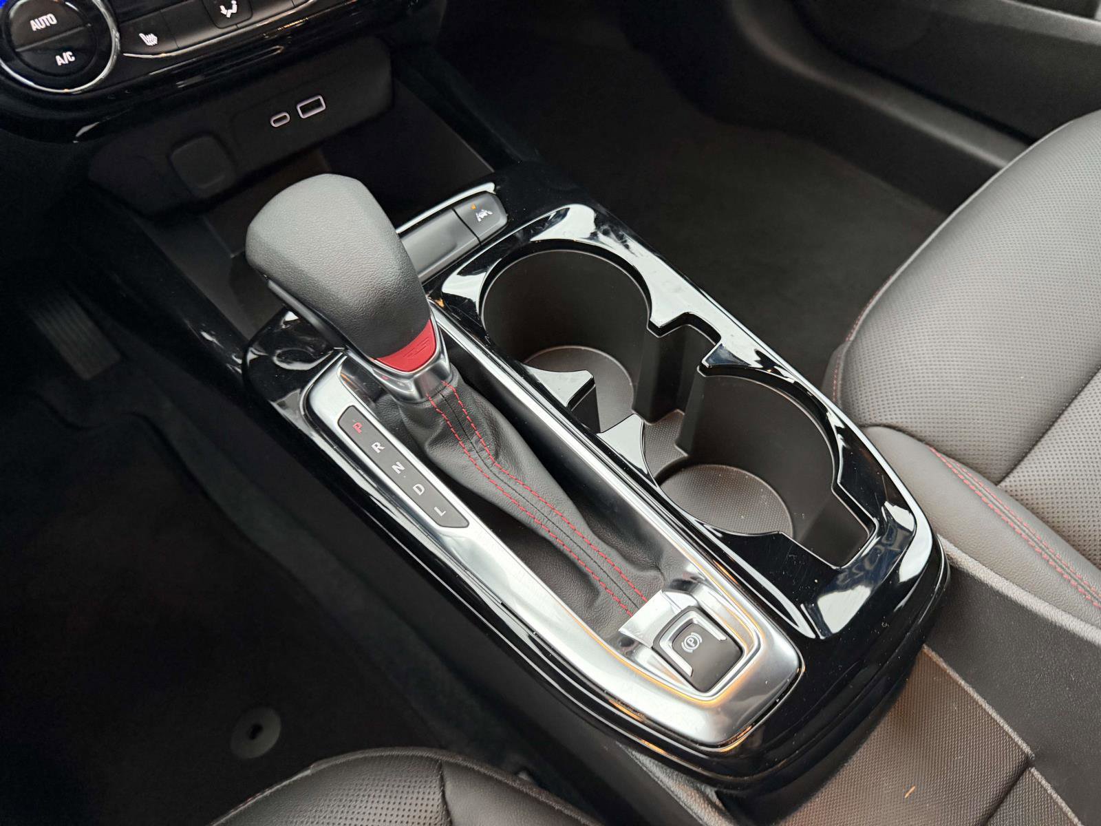 Certified 2025 Chevrolet Trax RS w/ Driver Confidence Package image 22