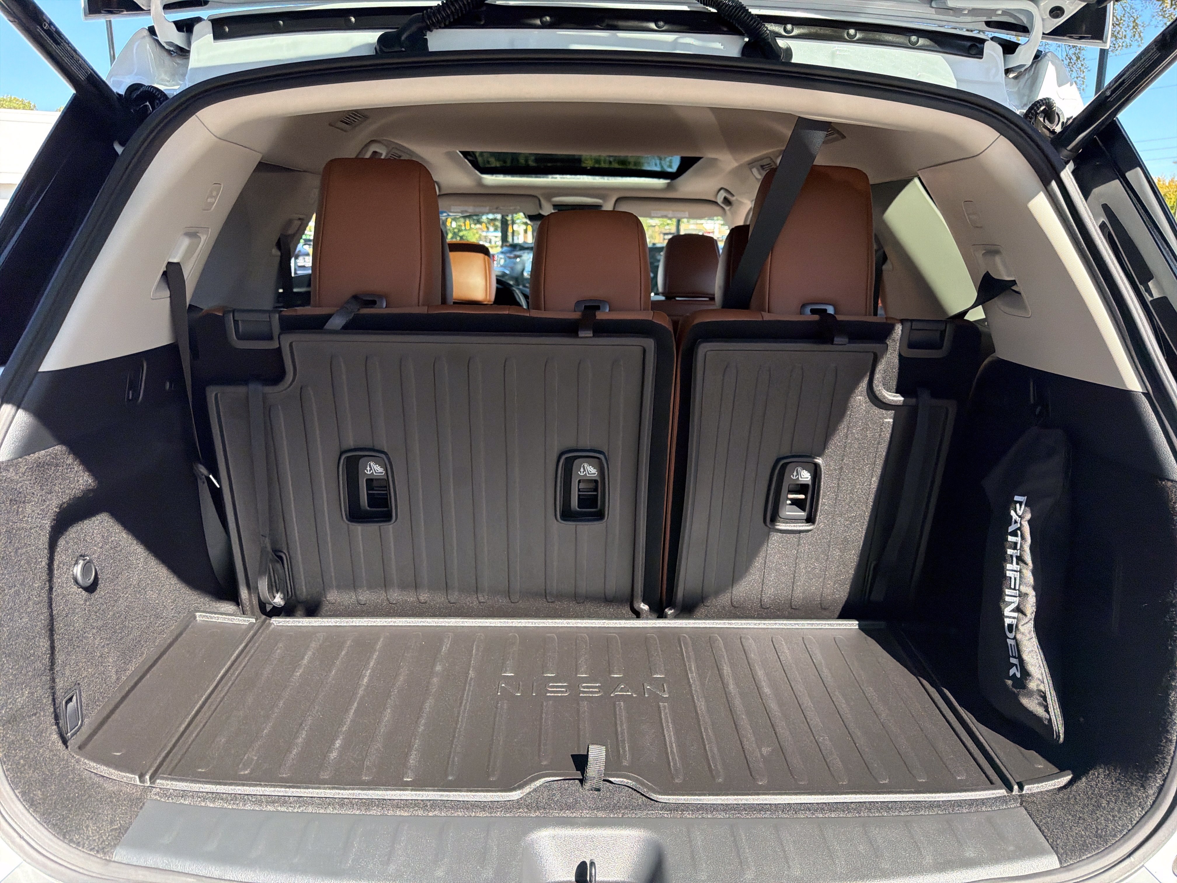Used 2025 Nissan Pathfinder Platinum w/ Cargo Package FWD image 34