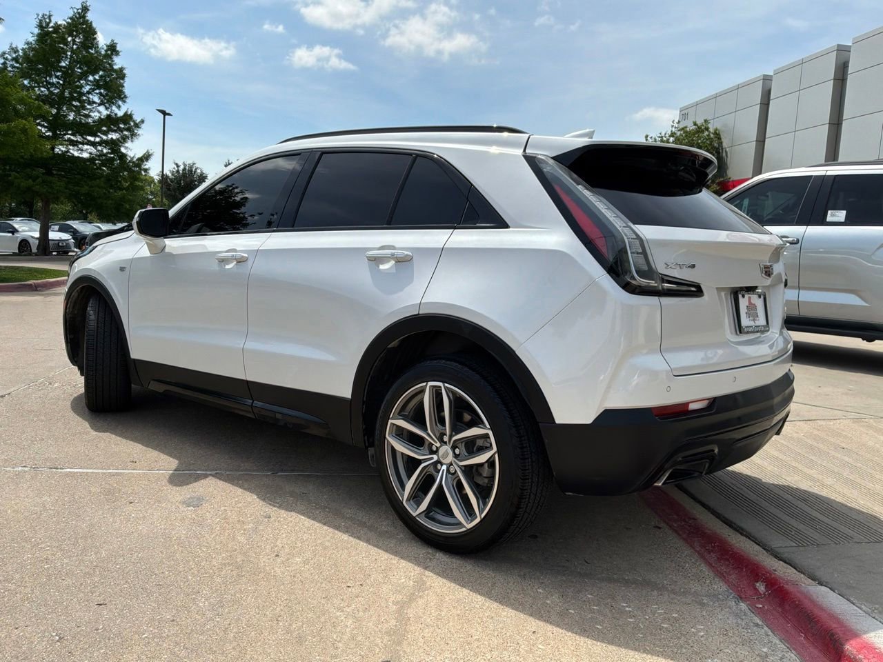 Used 2023 Cadillac XT4 Sport w/ Cold Weather Package FWD image 8