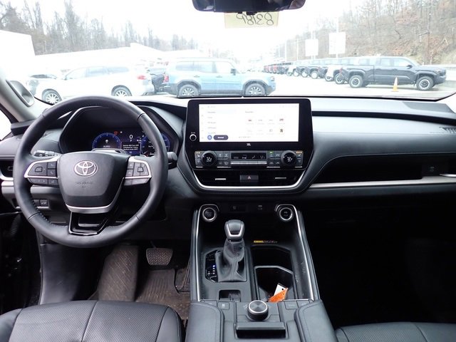 Used 2024 Toyota Grand Highlander Platinum image 12