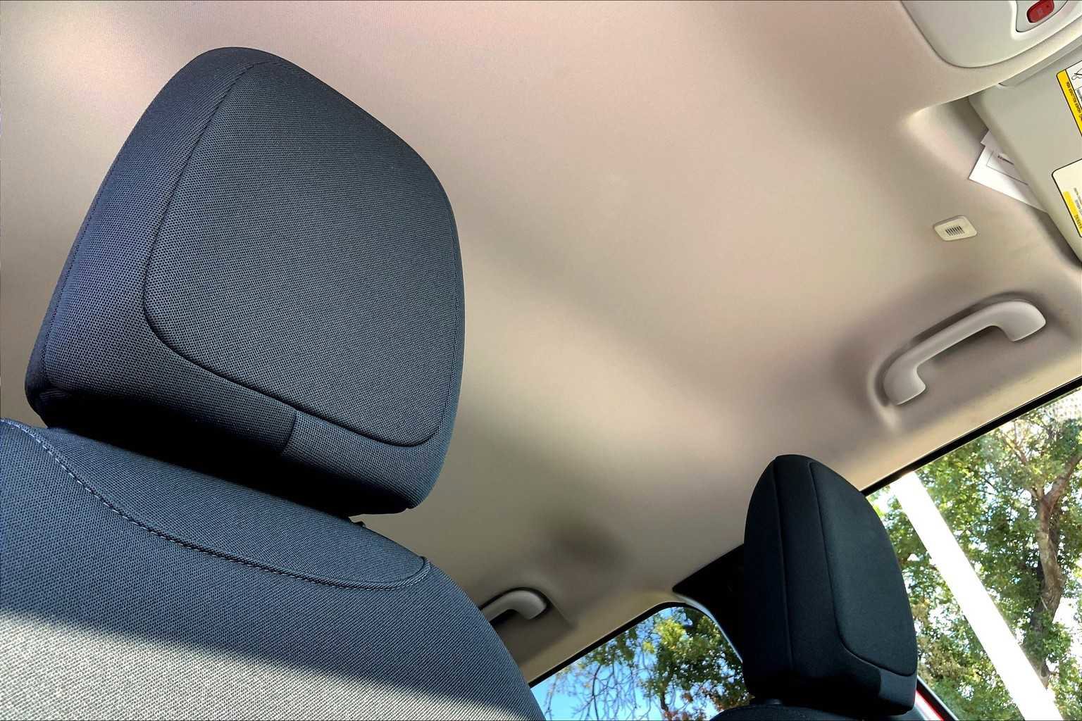 Used 2023 Jeep Renegade Latitude w/ Premium Group image 13