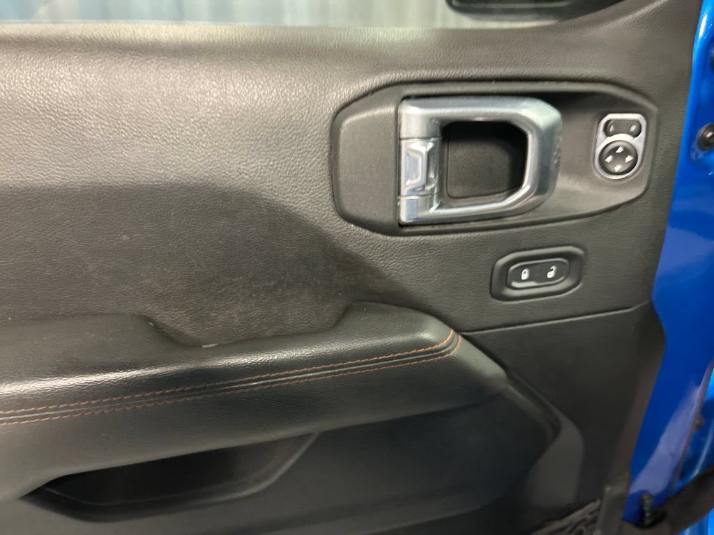 Used 2023 Jeep Gladiator Mojave w/ Cold Weather Group AWD/4WD image 14
