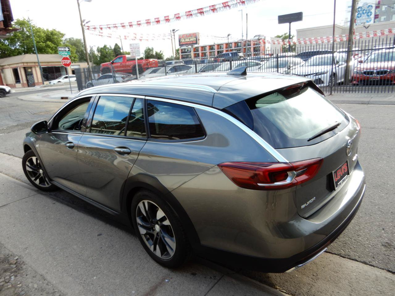 Used 2018 Buick Regal Preferred w/ Sights and Sounds Package AWD/4WD image 7