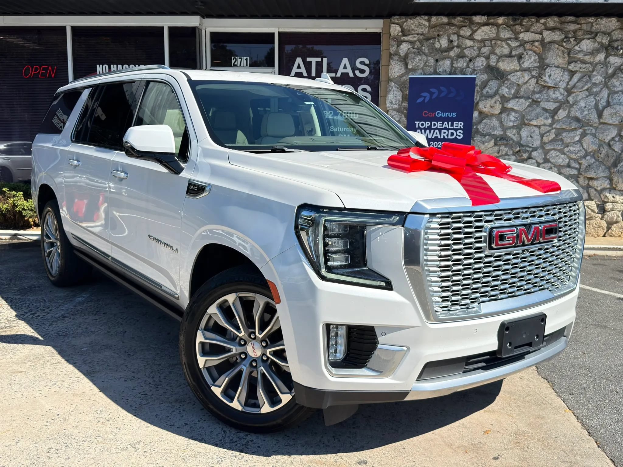 Used 2021 GMC Yukon XL Denali w/ Denali Premium Package