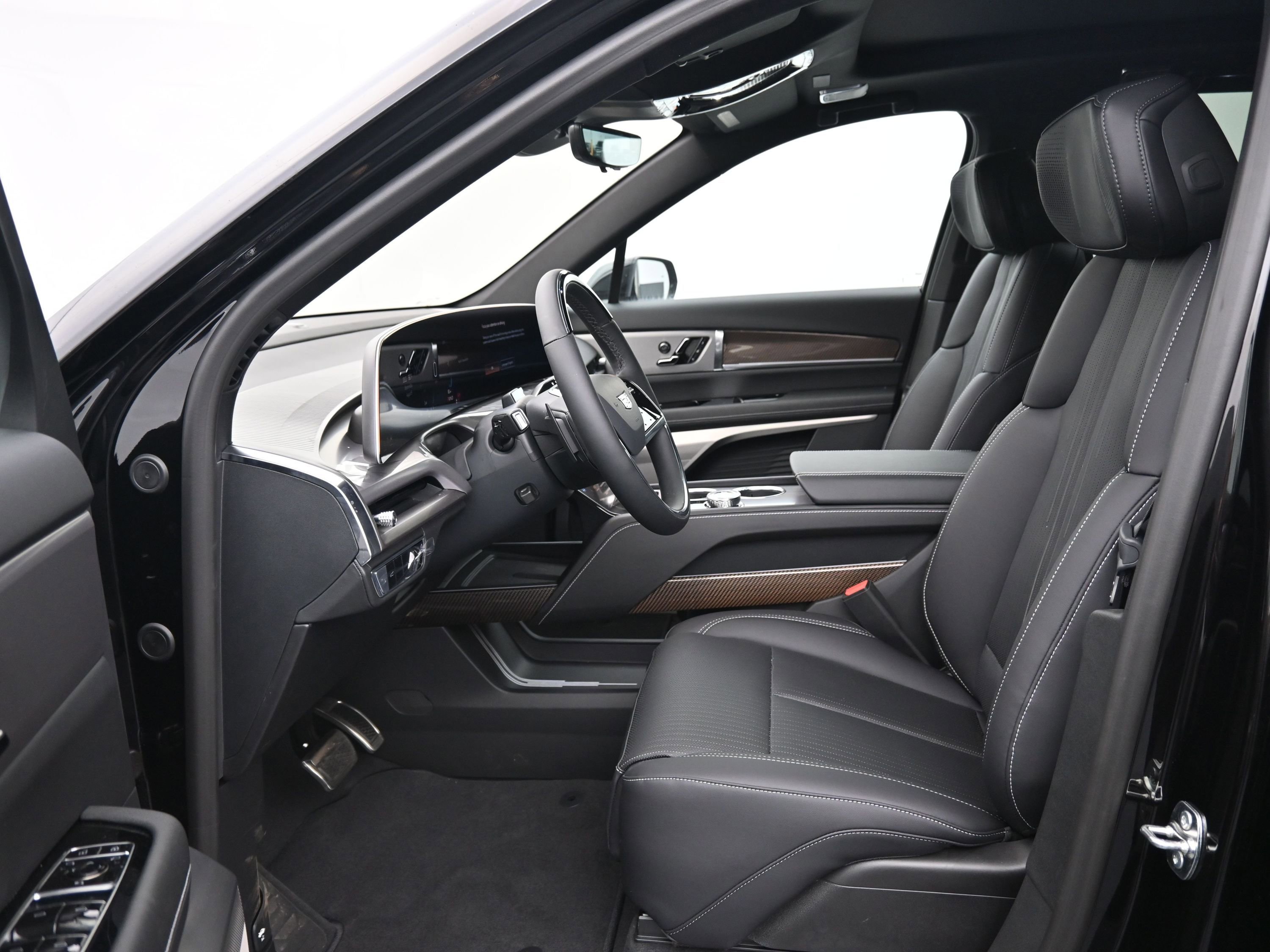 New 2026 Cadillac Vistiq Luxury w/ LPO, Floor Liner Package image 11